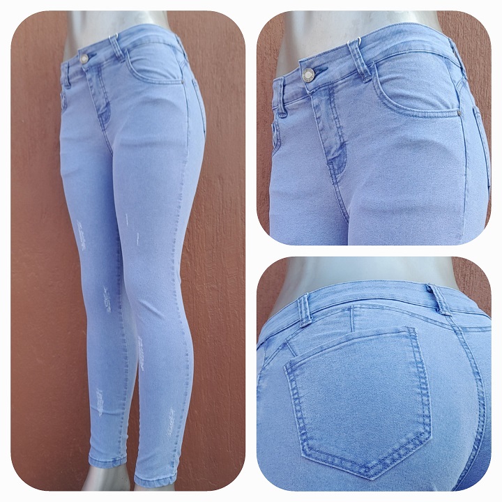 Skinny Jeans para mujer en color azul claro con bolsas al frente