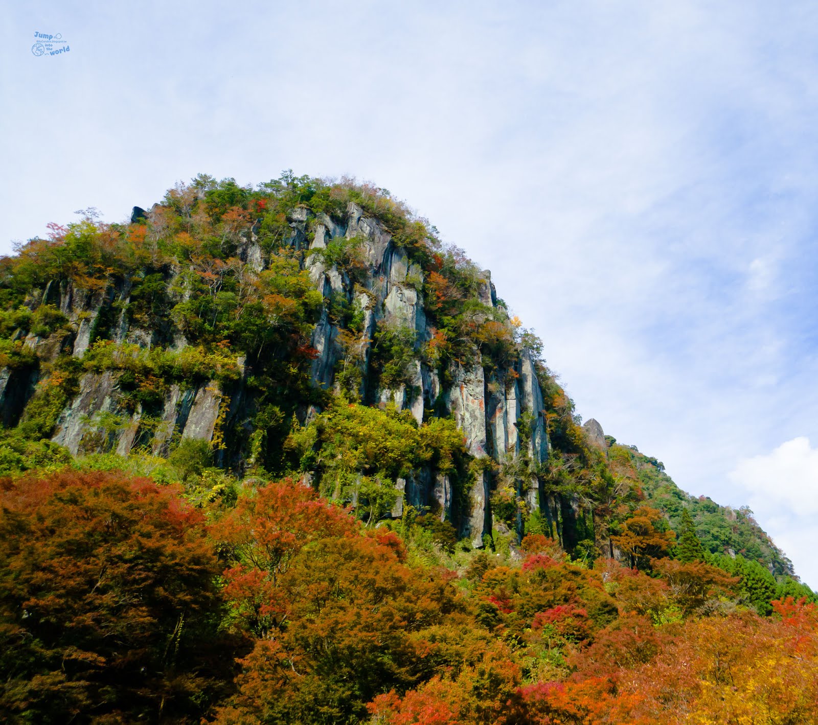 九州 大分 深耶馬溪 紅葉隧道 一目八景 Jump Into The World