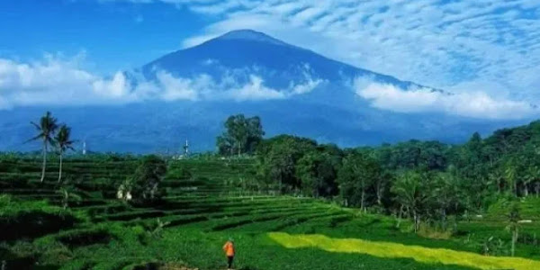 The Mystery Story Behind the Legendary Beauty of Mount Ceremai