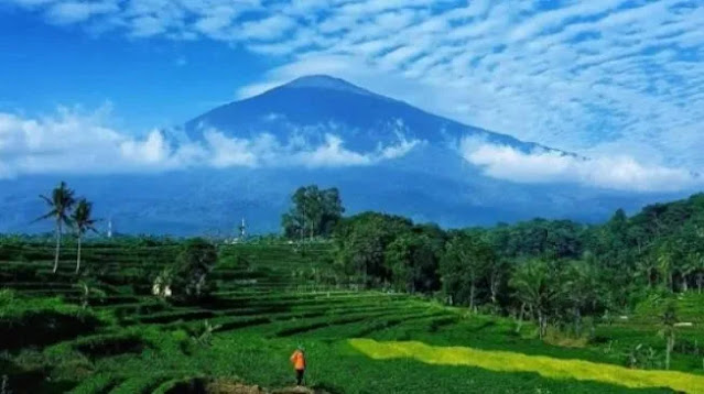 The Mystery Story Behind the Legendary Beauty of Mount Ceremai