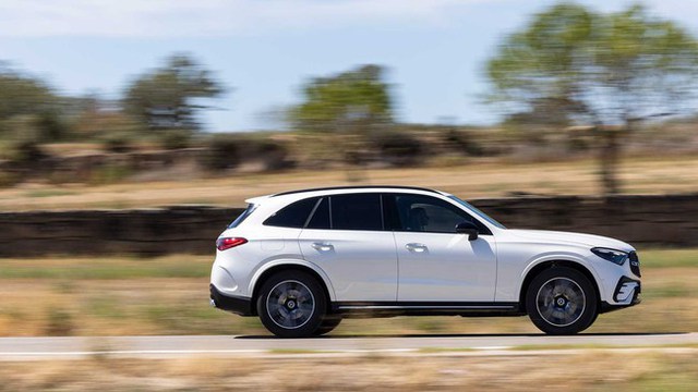 Mercedes-Benz GLC 2023 giá dự kiến tới 2,9 tỷ đồng tại Việt Nam: Đắt hơn BMW X3 nửa tỷ, nhập với số lượng ít <a href=