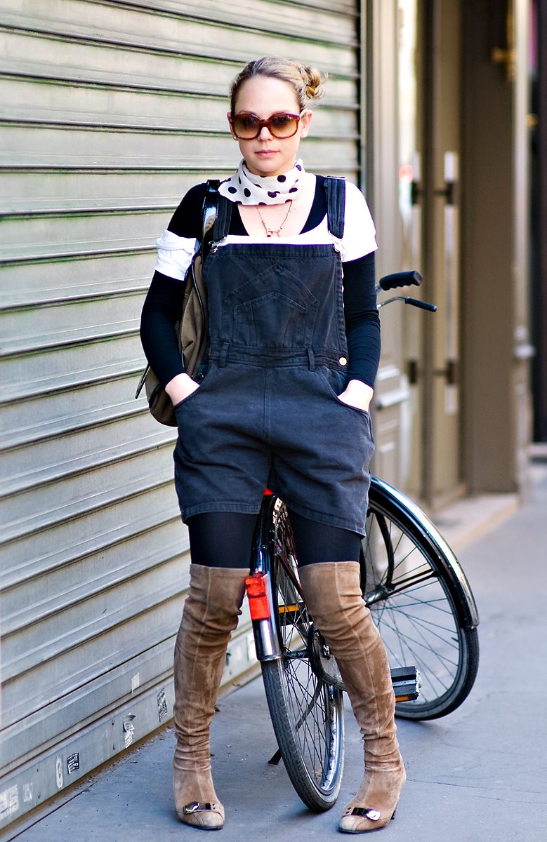 Street Style...Dungarees + Boots + Bike + Paris =... 