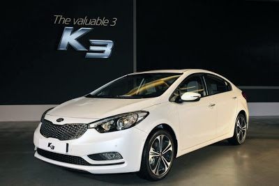 Kia Cerato - coches y motos 10.jpg