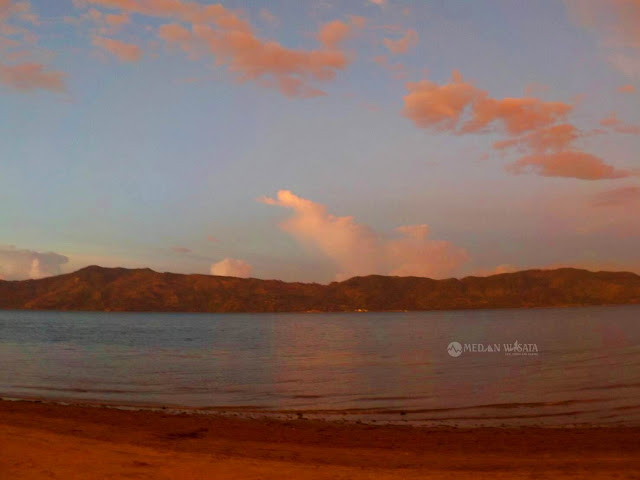 Pantai Sibolazi, Sisi Lain Keindahan Pulau Samosir