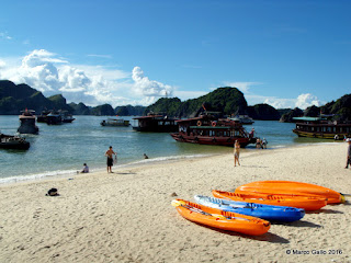 BAHÍA DE HA-LONG, VIETNAM