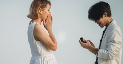 5 ऐसी बाते जो बताती है कि ladki आपको पसंद करती है।
