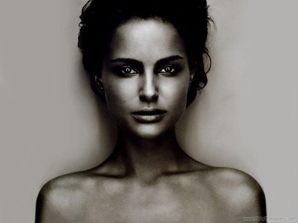Natalie Portman Wallpaper-1440x1280-03