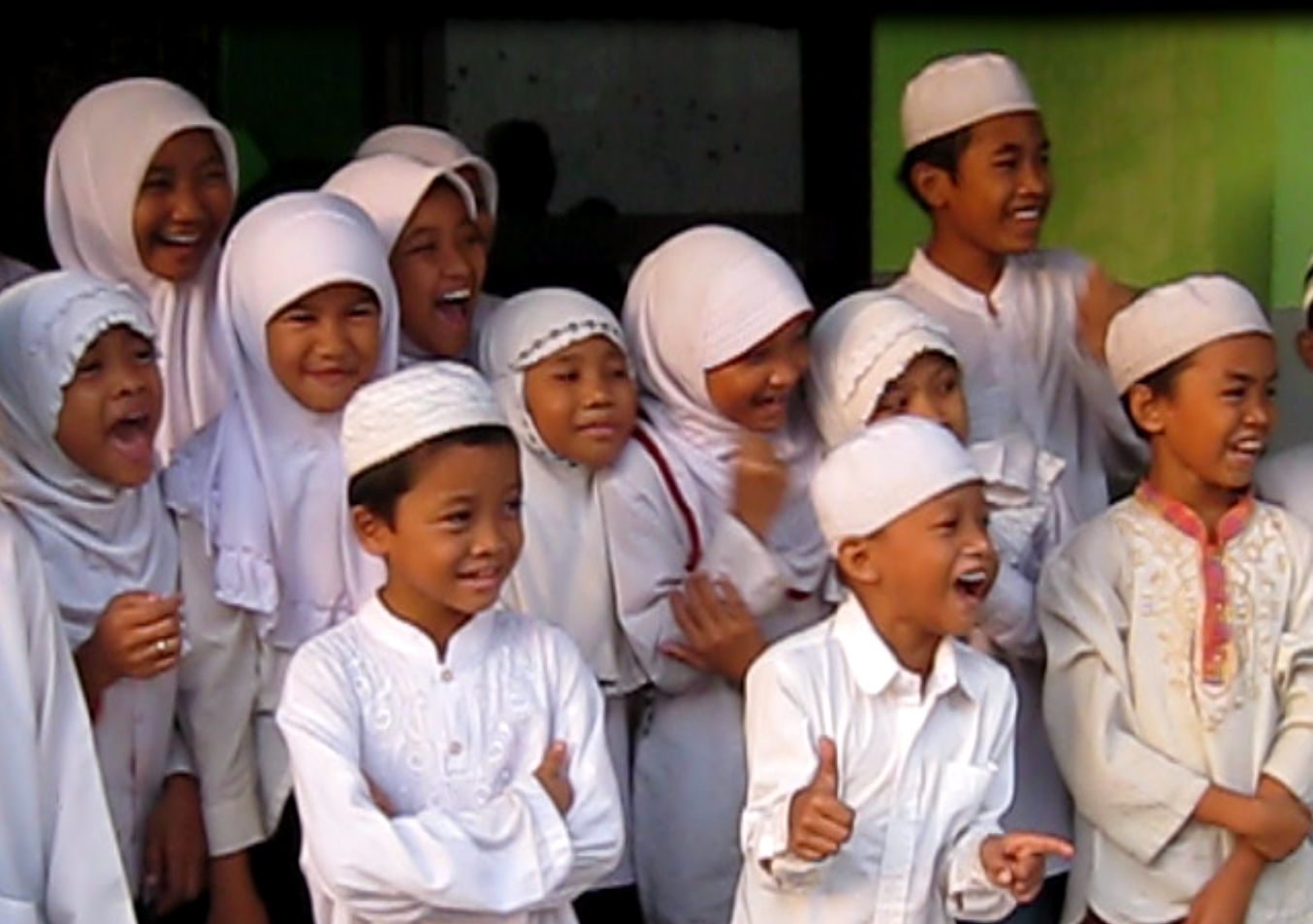 Gene Netto Sepeda untuk Anak  Yatim 