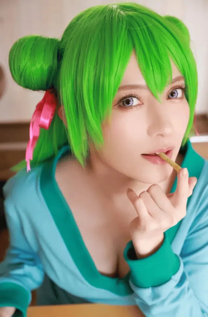 Renai Flops: Sensei Bai Mongfa ganha vida neste cosplay