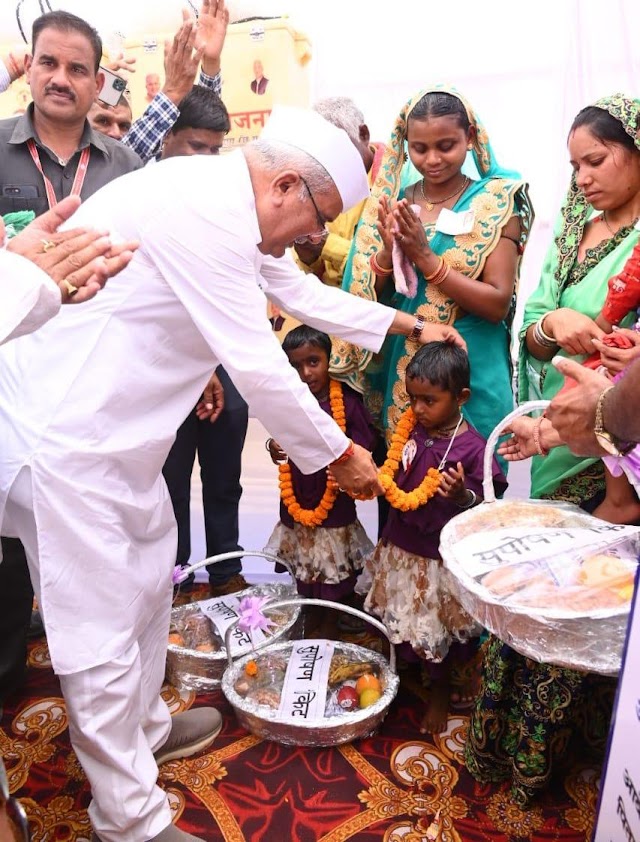 रायपुर : मुख्यमंत्री ने जुड़वा बहनों को भेंट किया सुपोषण किट