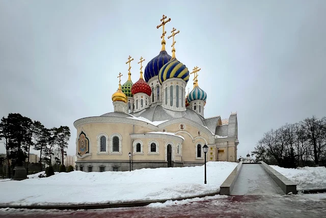 7-я улица Лазенки, Соборный храм святого благоверного князя Игоря Черниговского