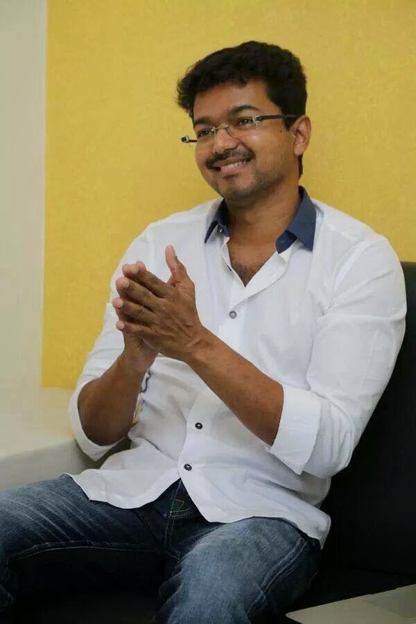 ILAYATHALAPATHY VIJAY"S JILLA DELIGHTS FANS AGAIN