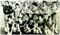 BURGOS C. F. - Burgos, España - Temporada 1974-75 - Gorospe, Vallejo, Aguilera, Soroa, Valdés, Sistiaga; Viteri, Navarro, Garrido, Ferrero y Juanjo - RAYO VALLECANO 2 (Galán, Gallego) BURGOS C. F. 1 (Viteri) - 24/11/1974 - Liga de 2ª División, jornada 11 - Madrid, estadio de Vallecas