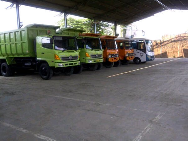 DUMP TRUK  TRONTON  DUMP TRUCK BEKAS 