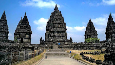  Puluhan candi tersebar di seluruh penjuru Nusantara Tempat Wisata Candi Prambanan Jogja