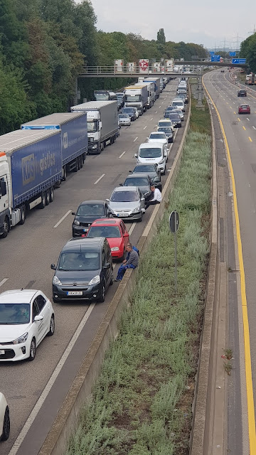 https://www.faz.net/aktuell/wirtschaft/auto-verkehr/falschparken-oder-verstoss-gegen-rettungsgasse-mehr-bussgeld-16334217.html