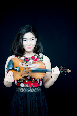 Esther Yoo (Photo: Marco Borggreve)