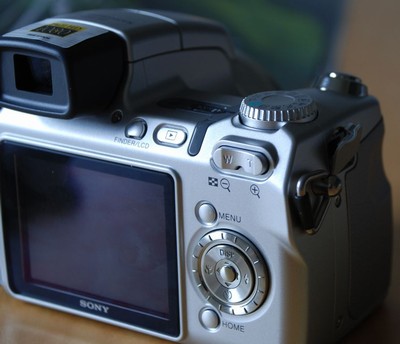 Sony Cybershot DSC-H7
