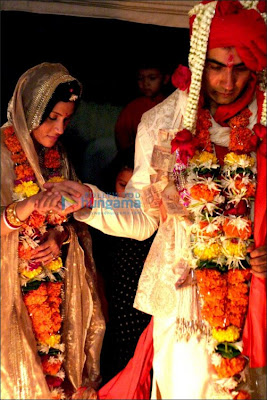 KONKANA SEN AND RANVIR SHOREY GREAT MARRIAGE PICTURES TOGETHER