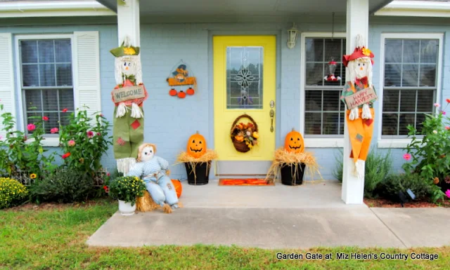 Fall Decor Inside and Out at Miz Helen's Country Cottage