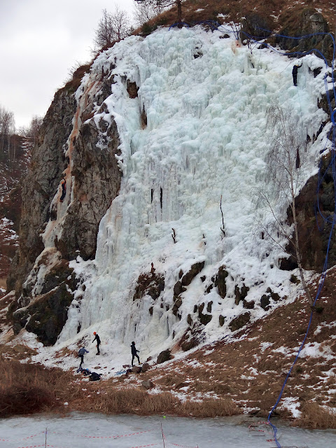 Lodospad na skałce Geologów w rezerwacie Kadzielnia