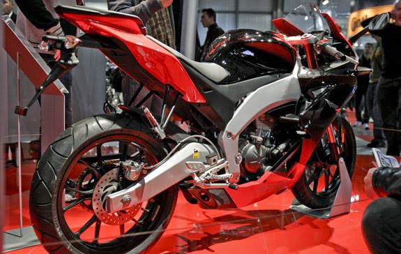 2012 Aprilia RS4 125 Photo