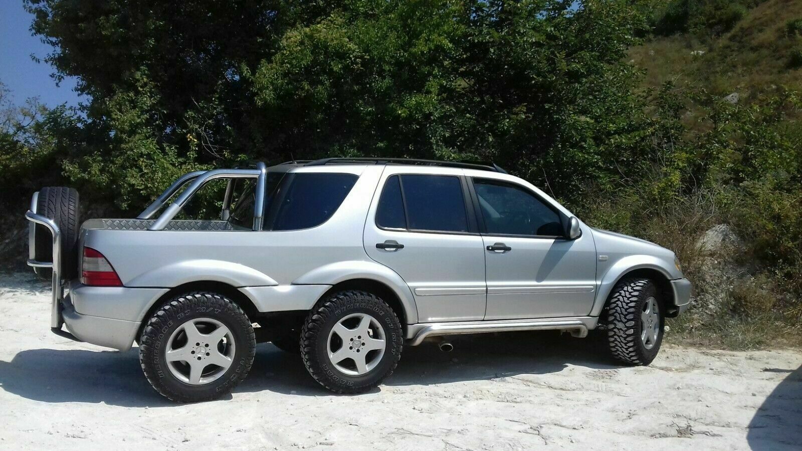 Mercedes-Benz W163 ML 320 6x6 Pickup