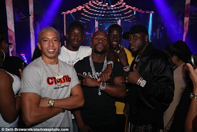 World Cup Winners Party With Ronaldinho And Floyd Mayweather In Miami