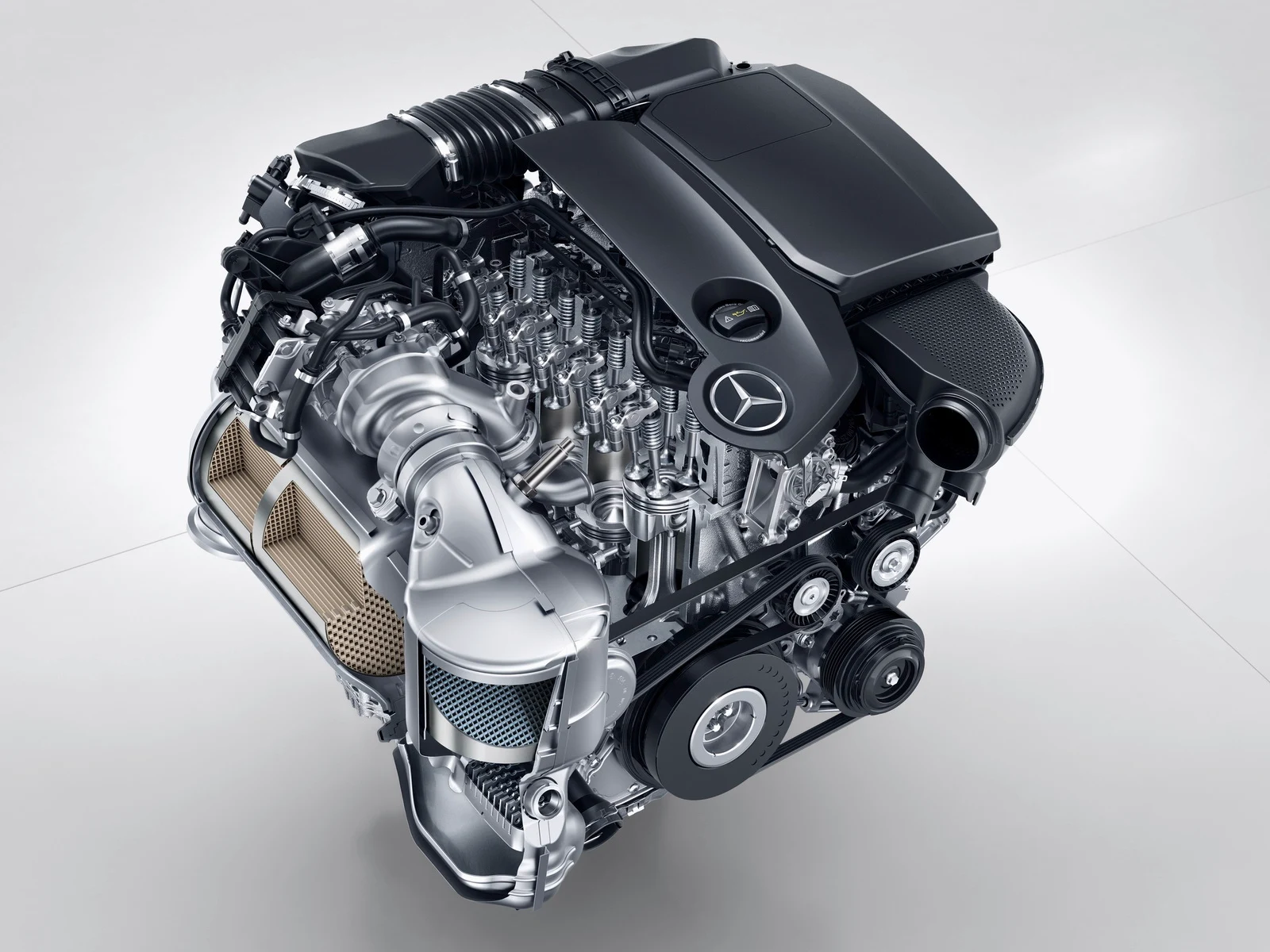 Mercedes E-Class sẽ sử dụng động cơ Diesel mới 3,9 lít/100km