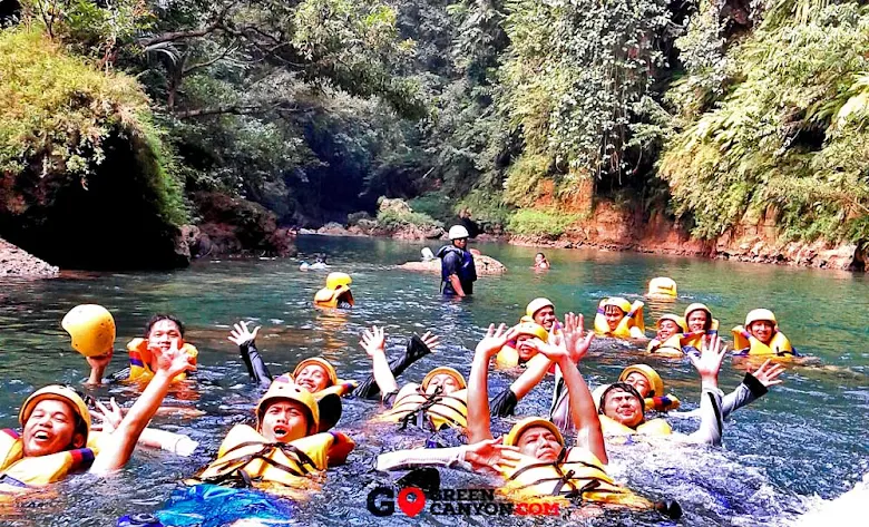 body rafting bareng temen