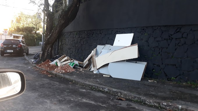 Morador reclama de ponto de lixo na Rua Itabuna 