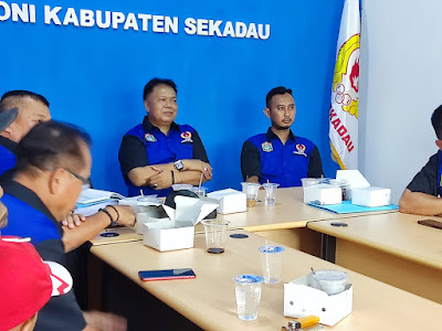 Pengurus Komite Olahraga Nasional Indonesia (KONI) Kabupaten Sekadau melaksanakan rapat kerja
