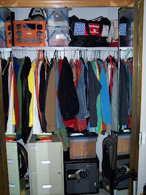 Entryway Closet Design Ideas on Any Design Ideas For A Bedroom With No Closet    Yahoo  Answers