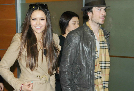 The Vampire Diaries: Nina Dobrev, Ian Somerhalder y su visita a ShangHai Pudong Airport China  26/12/12