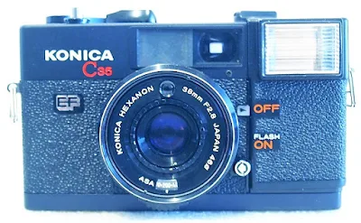 Konica C35 EF, Front