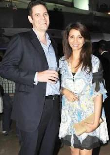 Diana Hayden Family Husband Son Daughter Father Mother Marriage Photos Biography Profile.