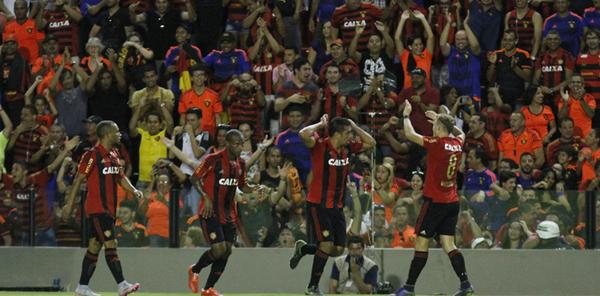 Na Ilha do Retiro, quem canta de galo é o Leão