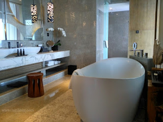 Luxury Bathup Presidential Suite Room Alila Solo