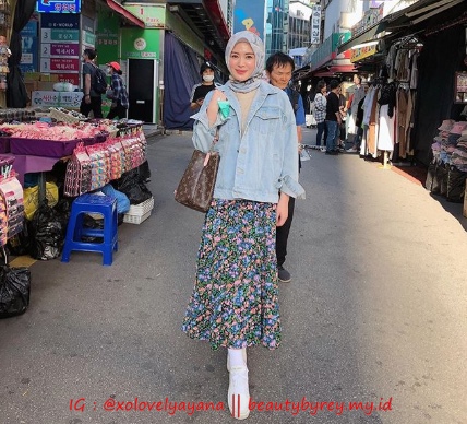 Fashion Ayana Moon Selebgram Mualaf asal Korea