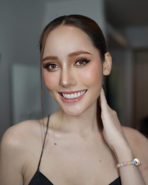 August Davika Thamaniyom – Most Beautiful Thailand Transgender Women Long Hair Cut Styles
