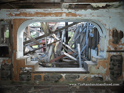 abandoned beahc house maui hawaii the doctor's house Waihee Coastal Dunes and Wetlands Refuge