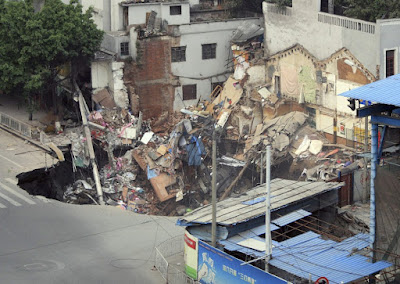 China Sinkholes on District 5 Diary  Central Subway  Tunnel Collapse A Real Danger