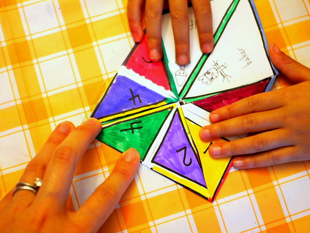 "When I Grow Up" Activity- Make Fortune tellers with preschoolers- Easy activity with printable too!