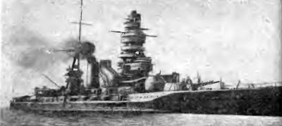 Типичным линейным кораблем является японский линкор "Нагато". На его вращающихся бронированных башнях установлено восемь 16-дюймовых орудий. Кроме того он имеет 20 орудий более мелкого калибра и 4 зенитных пушки