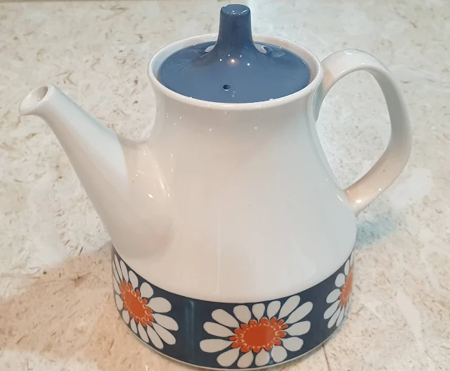Figgjo Daisy Teapot