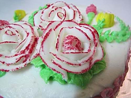 flower decoration from buttercream icing