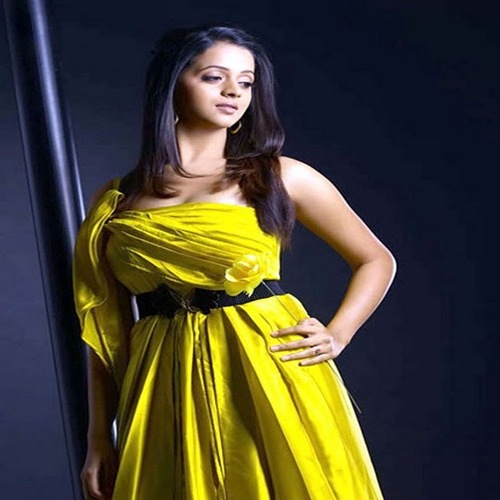 Bhavana sexy pics in yellow dress