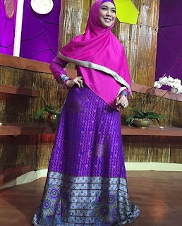 Model Gamis Syar'i Oki Setiana Dewi 2017