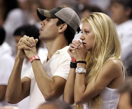 enrique iglesias wallpapers. anna kournikova pictures.