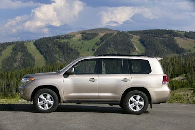 2010 Toyota Land Cruiser Side View